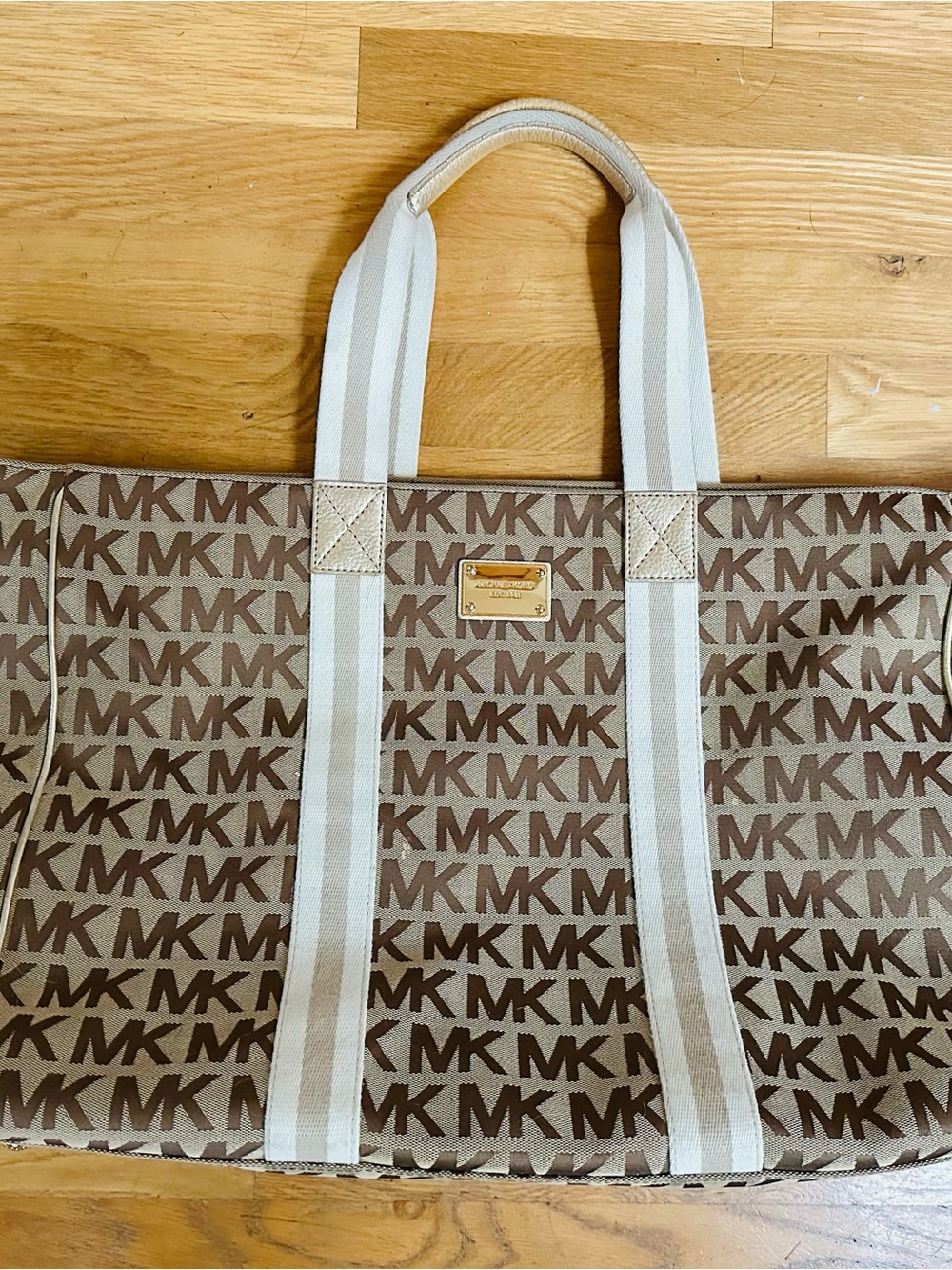 Michael Kors Brown/Tan Extra Large travel Tote w zipper